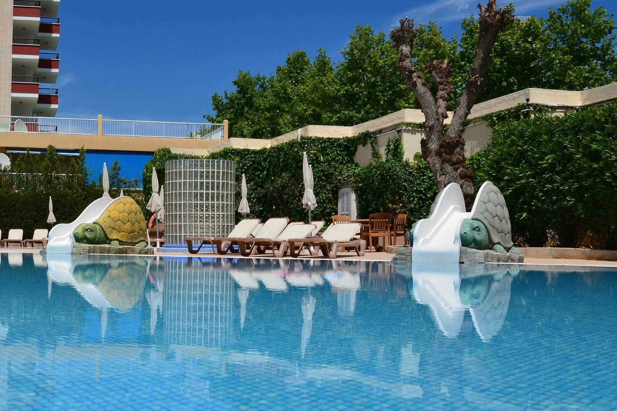 ซอล กวาดาลูเป Hotel มากาลุฟ ภายนอก รูปภาพ